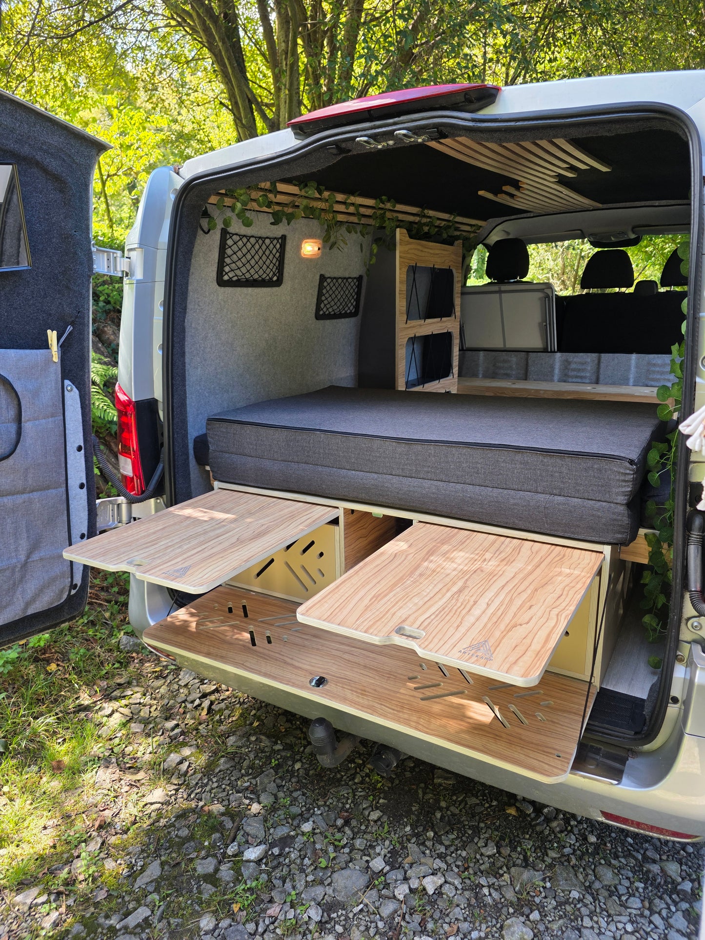 Vankamp avec tiroirs et matelas inclus